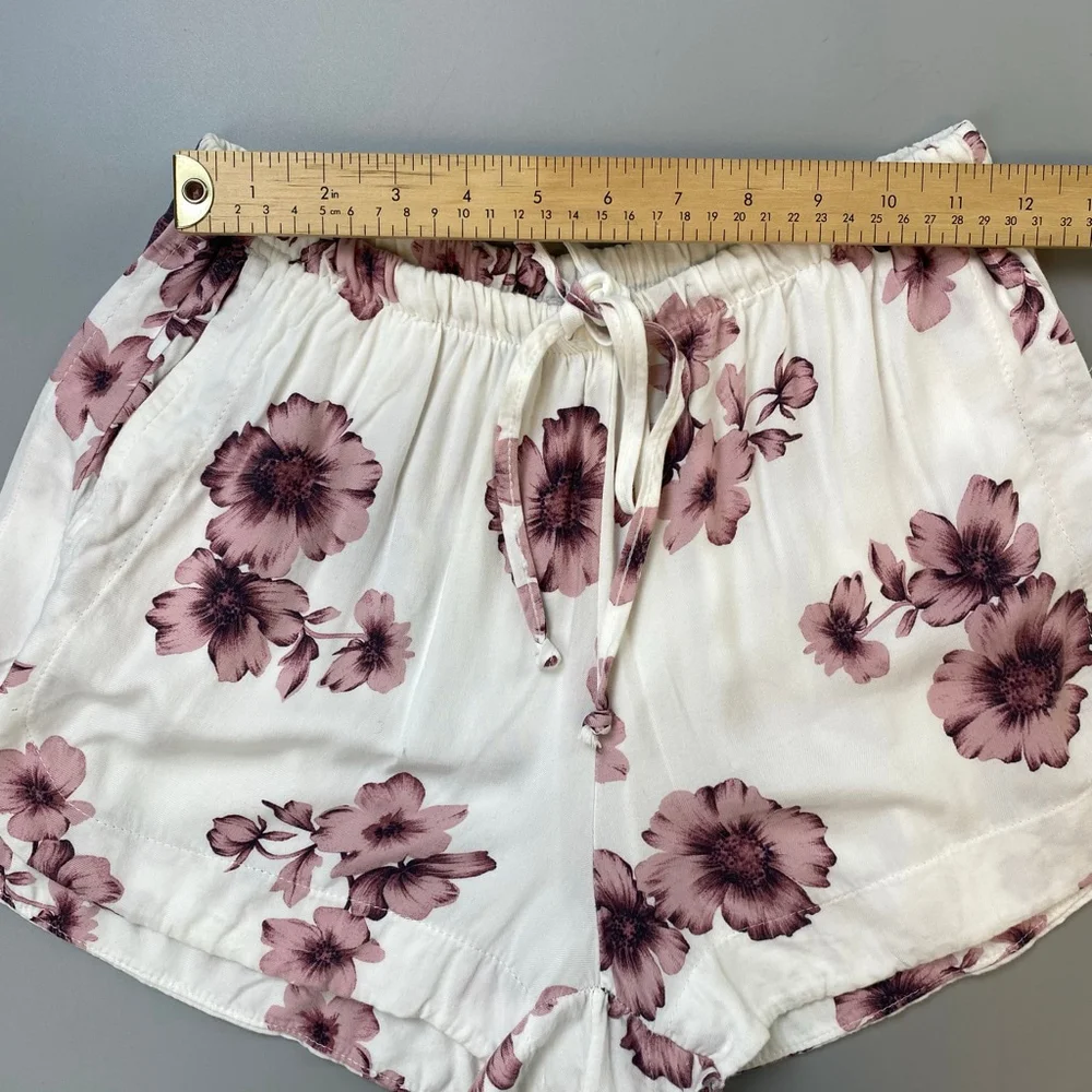 Brandy Melville Shorts White Pink Floral Print Italy Dollette Soft Girl Coquette - Picture 4 of 11